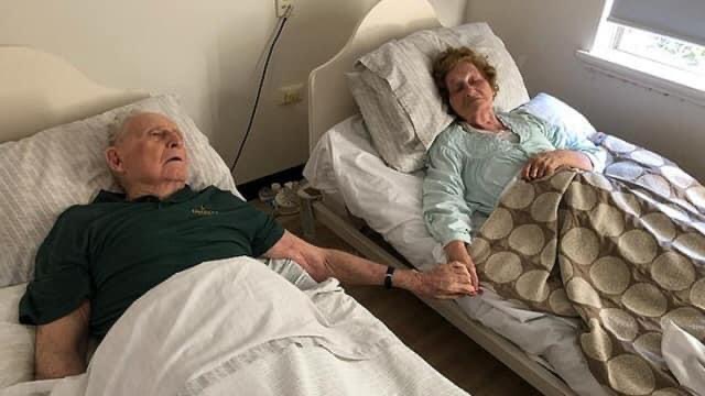 Umrli su zajedno držeći se za ruke – u braku su bili 70 godina