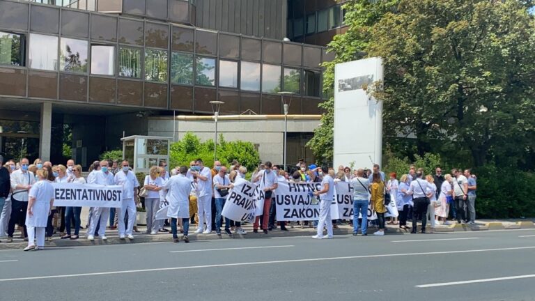 Doktori u FBiH najavili štrajk: Naša prava u svim kantonima nisu ista