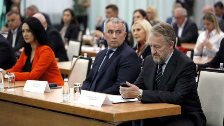 Za predsjednika Glavnog odbora SDA izabran Safet Softić, generalni sekretar stranke Halid Genjac