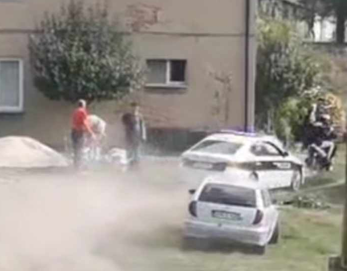 Neobičan video iz Zenice: Pogledajte kako je motorista pobjegao policiji