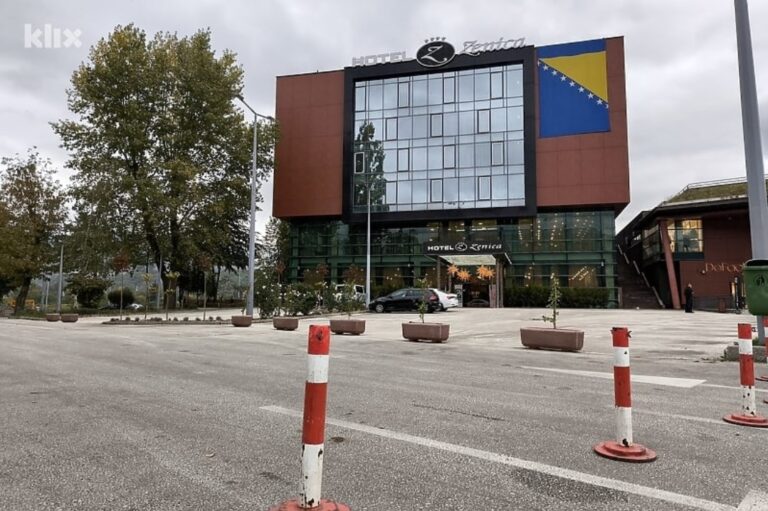 Potpuna izolacija hotela u Zenici, više od 50 policajaca i dodatno osiguranje čuvat će Ronalda i ekipu