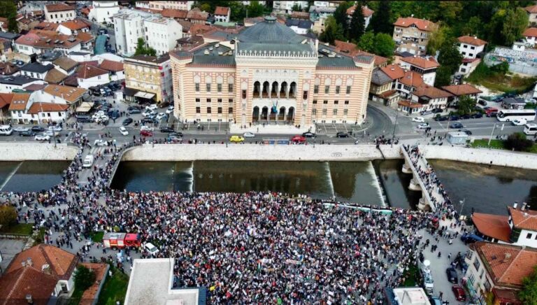 Pogledajte kako iz zraka izgleda skup podrške za narod Palestine u Sarajevu