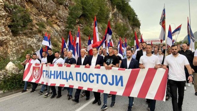 Danas novi protesti podrške Dodiku i Lukiću