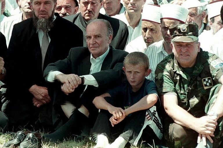 Dvije decenije od smrti Alije Izetbegovića: Riječi “Tražite pravdu, a ne osvetu” i danas odjekuju