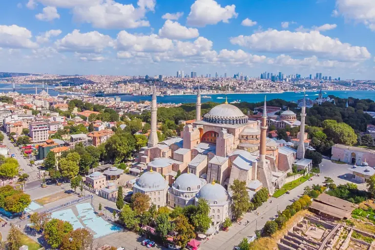 Turisti će od januara 2024. morati plaćati ulaz u Aja Sofiju