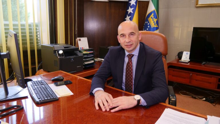 Pivić: UNZE će dobiti novi kolektivni ugovor i svima 250 KM veće plaće