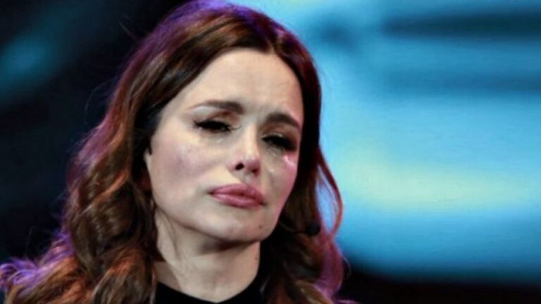 Severina se rasplakala na bini: Zbog ovog se slomila