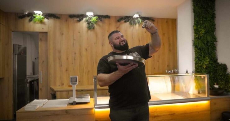 NOVI IZAZOV ZA NAJJAČEG BOSANCA: Strongman povrijedio ruku pa promijenio profesiju, janje i baklava na otvorenje