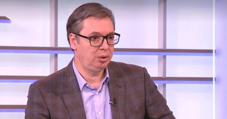 Vučić zaprijetio: Niko ne može da ukine RS