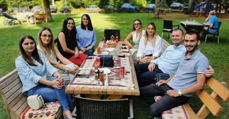 Neobična porodica: Devet doktora od dvanaestero djece