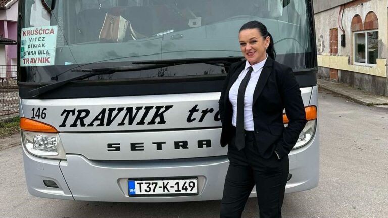 Supruga, majka i nana iz Viteza ostvarila snove: Sve žena može. Imati brak i djecu, raditi kod kuće, šest dana sjediti za volanom i opet sve stići