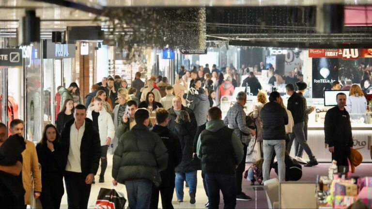 U osiromašenoj državi građani odriješili kesu: Za “Crni petak” bačeno više od 345 miliona KM