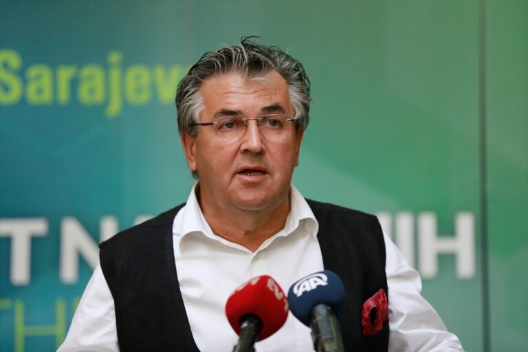 Albanija: Dodik traži savjete tamo gdje demokratija umire