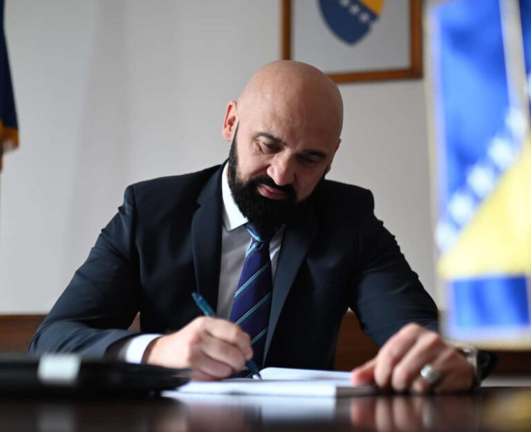 Federalni ministar Ramo Isak čestitao Dan državnosti BiH