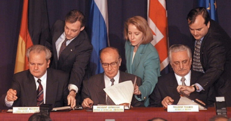 Rat je stao, a BiH navučena luđačka košulja: Prije 28 godina zaključen Dejtonski sporazum