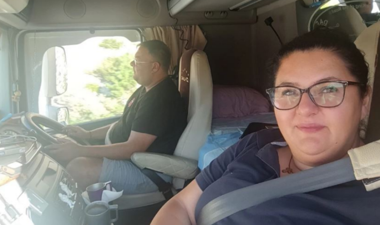 “Mama se protivila, ali ljubav je bila jača”: 39-godišnjakinja vozi kamion, a kada je roditeljima i suprugu saopštila šta želi, nastao je muk