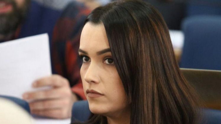 Arijana Memić zatražila da se policajcima zabrani sjedenje u kafićima u radno vrijeme