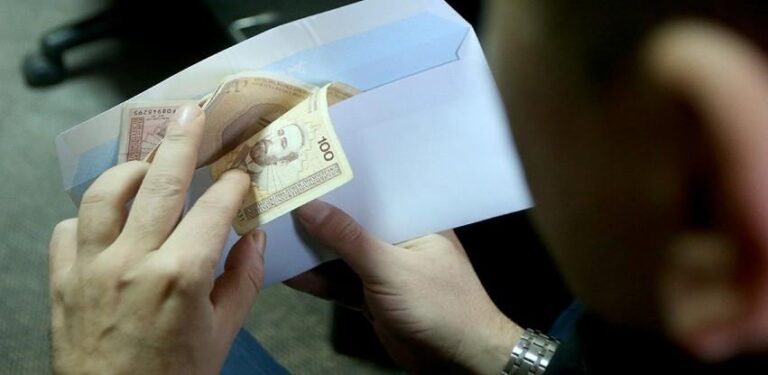 Šta se još dodaje na minimalnu platu od 900 KM