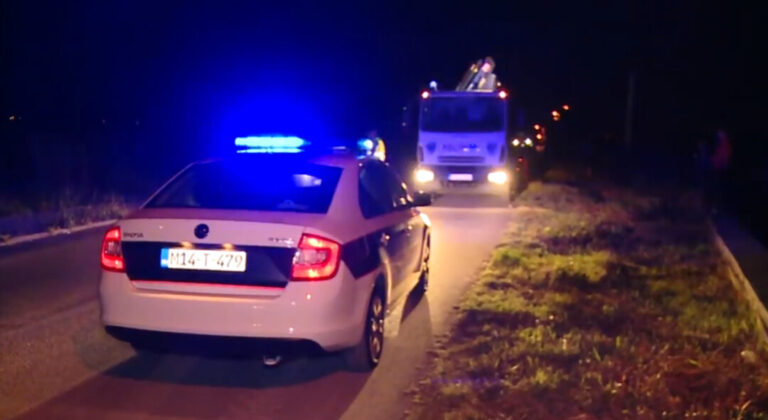 Teška nesreća u BiH: Golfom sletio sa ceste, totalna šteta na vozilu (FOTO)