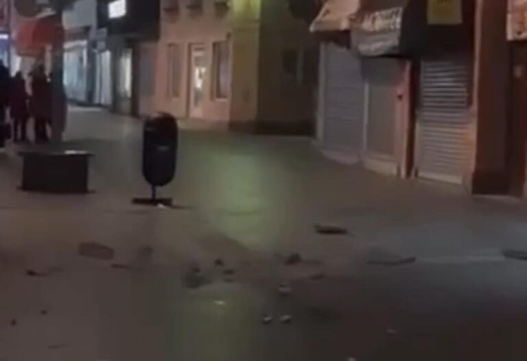 JAK ZEMLJOTRES U ZENICI: Građani istračali iz zgrada i kuća (VIDEO)