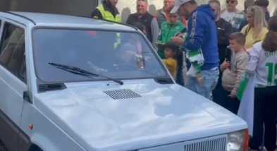 Zaradio milione od fudbala, a vozi automobil od 2000 KM