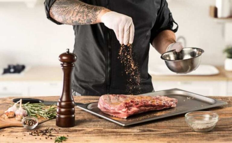 27-godišnjak radi kao kuhar u Njemačkoj: Otkrio kolika mu je plaća i da li je zadovoljan