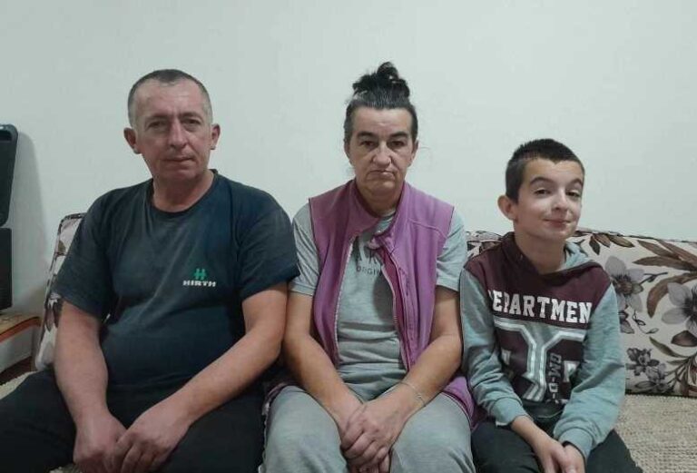 Asmir svaki dan pješači četiri kilometra do škole, od primanja Ramovići imaju 112 KM dječijeg doplatka