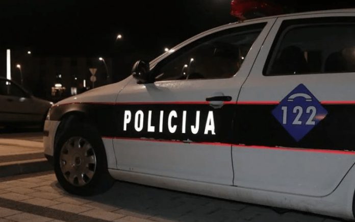 Pao na policajku i polomio joj nogu