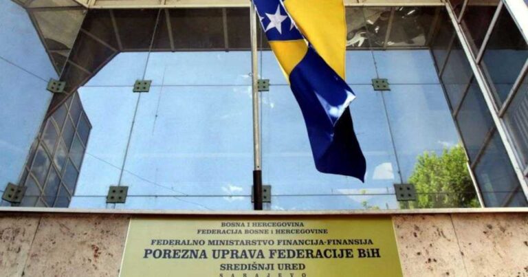 Porezni obveznici FBiH u periodu januar-maj 2024. uplatili 3.309.495.402 KM javnih prihoda