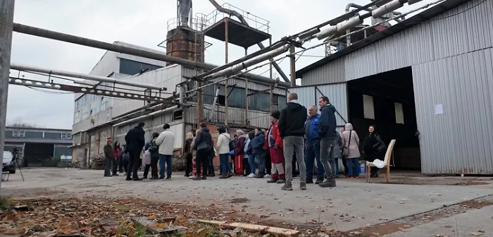 Radnici propale bh. firme zaustavili odvoženje mašina