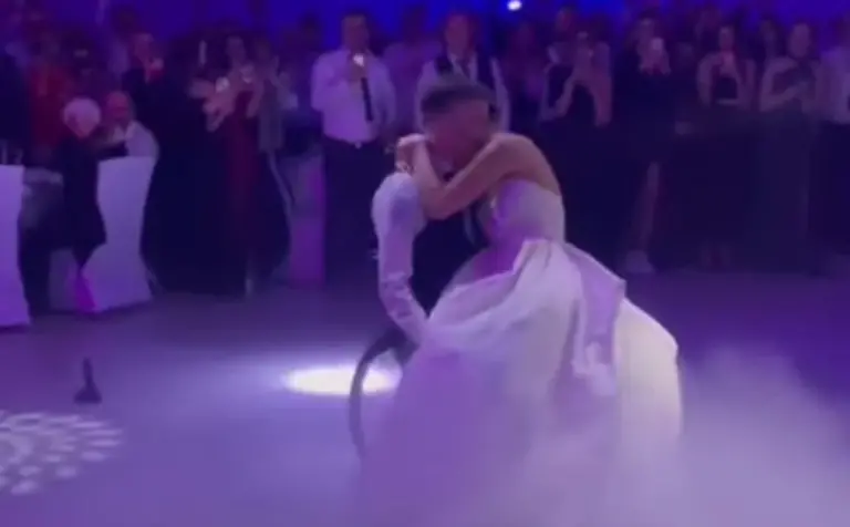 “I kamen bi plakao”: Mladoženja u invalidskim kolicima imao samo jednu želju – raja mu je ispunila!