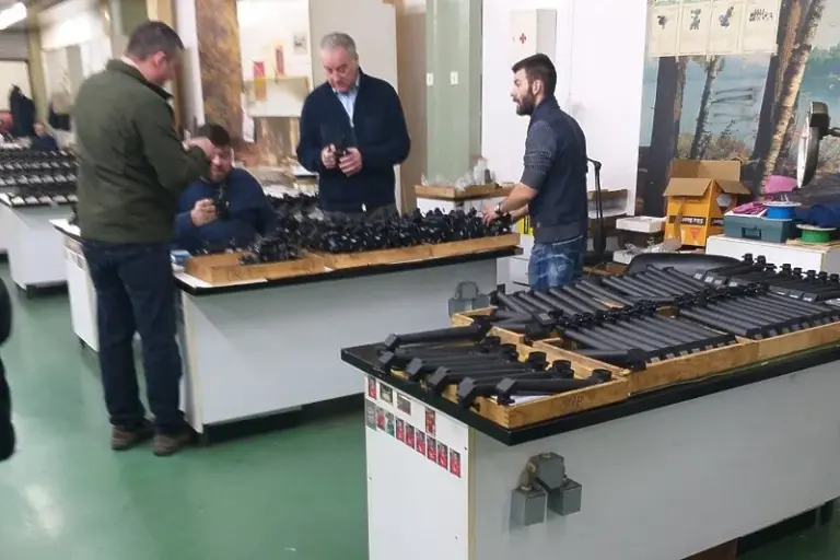 Sarajevski “Zrak” isporučio nišanske sprave renomiranom proizvođaču vojne opreme