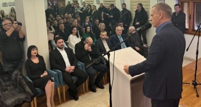 ‘Vrijeme je za politički povratak SBB-a’: Fahrudin Radončić pred novim članovima stranke najavio promjene…