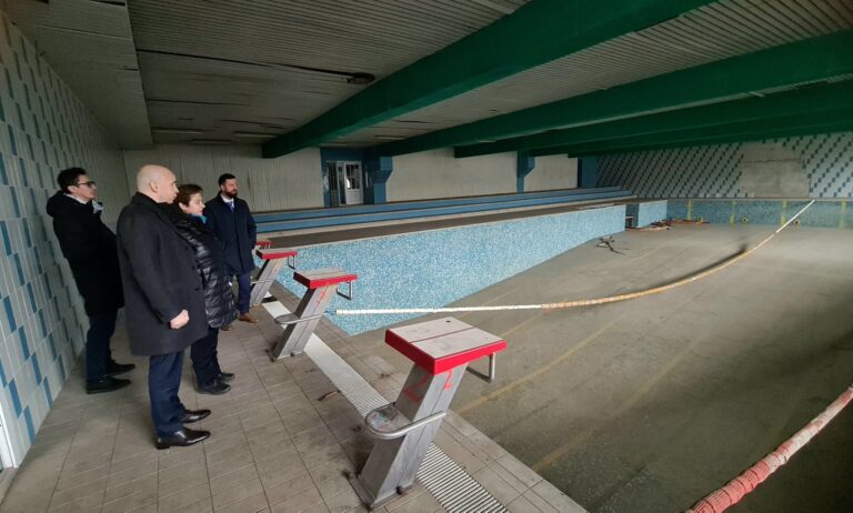 Vlada ZDK će finansirati rekonstrukciju zatvorenog bazena i fiskulturne sale Industrijske škole u Zenici