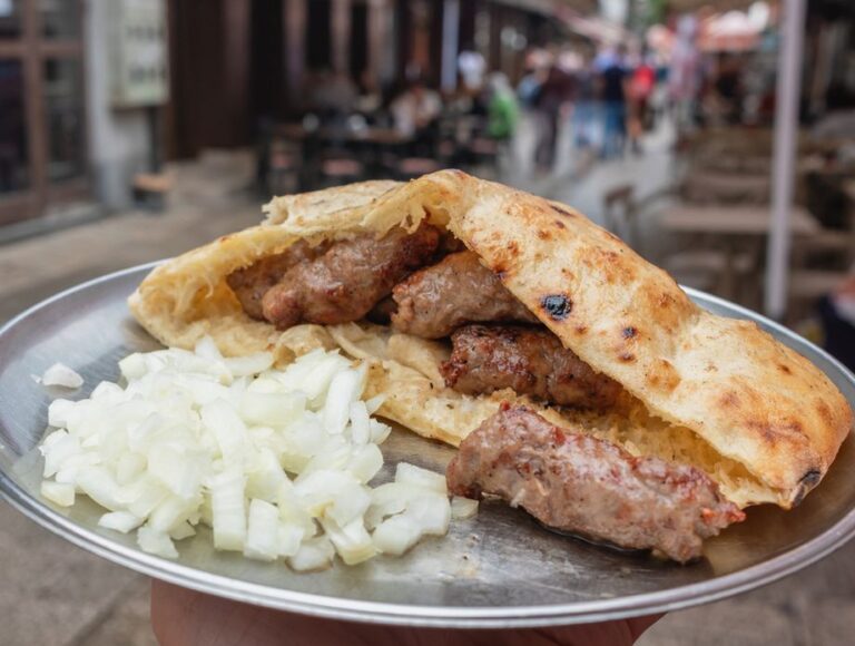 Burek i ćevapi su tek početak priče: Prefina jela koja obavezno treba probati u Bosni i Hercegovini