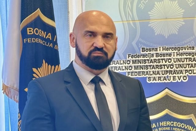 RAMO ISAK: Deset pitanja za pripadnike srpskog naroda koji „slave“ 9. januar