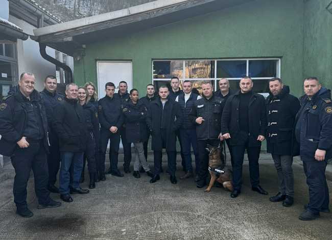 Direktor KPZ ZT, Rusmir Isak, obišao je novoformirani centar za obuku zatvorske policije unutar zavoda