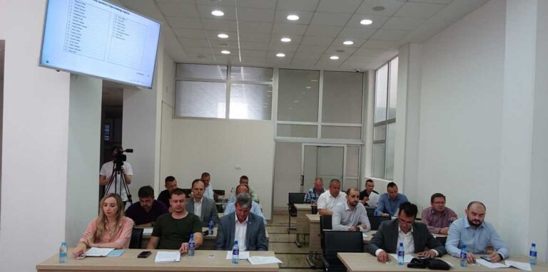 SDA Tešanj napustila 3 vijećnika i 6 članova Izvršnog odbora