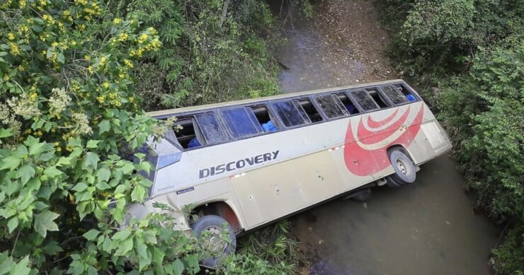 U prevrtanju autobusa poginulo devet osoba, 30 povrijeđeno