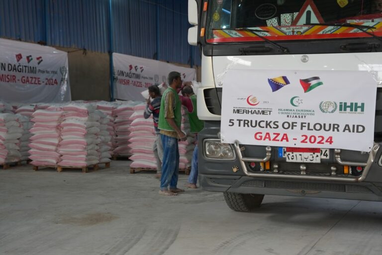 “Merhamet” uputio 100 tona brašna ugroženom stanovništvu Gaze