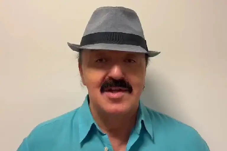 Haris Džinović se oglasio prvi put od objave razvoda, uskoro će pjevati na Jahorini