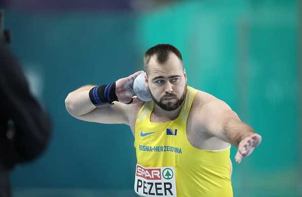 Mesud Pezer s dužinom 21,22 metra pobijedio u Beogradu te oborio lični i bh. rekord u dvorani