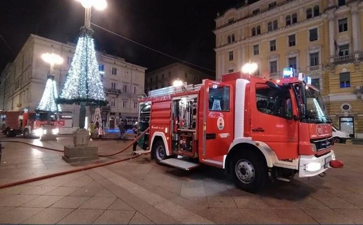 Bravo, heroji: Bosanac Amel sa prijateljima Adinom i Antom spasio ženu od vatrene stihije