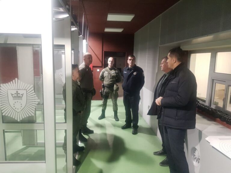 Ministar unutrašnjih poslova ZDK Emir Vračo zajedno sa policijskim komesarom Admirom Gazićem posjetio Specijalnu policijsku jedinicu