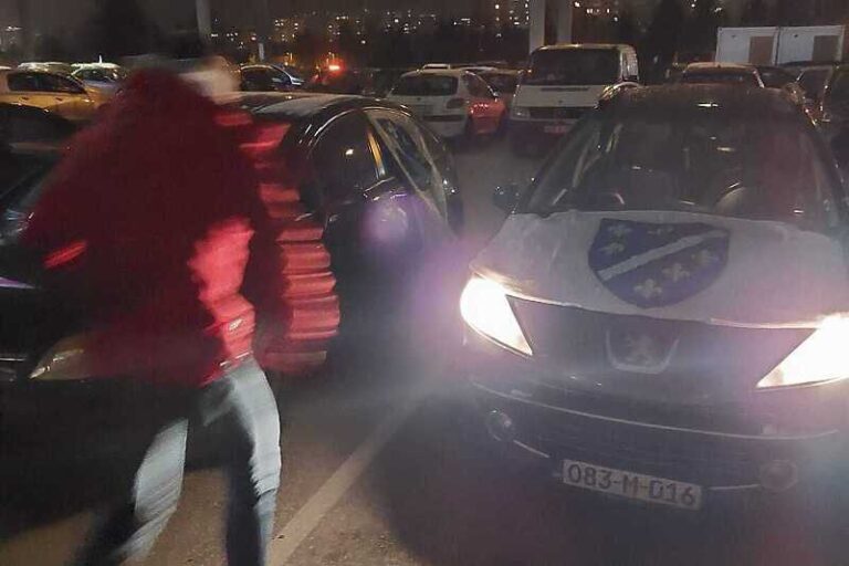 ZENICOM ODJEKUJU TEKBIRI: Stotine građana iskazalo podršku domovini kao znak protivljenja neustavnom Danu RS-a (VIDEO)