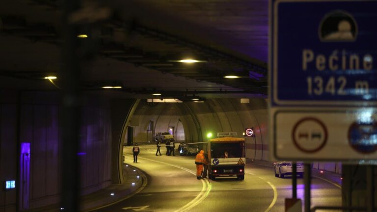 Teška saobraćajna nesreća u tunelu u Rijeci: Dvije osobe poginule