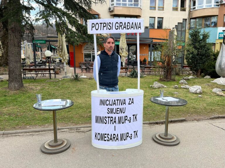 Brat ubijene Amre: Sve dok ne podnesu ostavke predavat ćemo potpise za njihovu smjenu