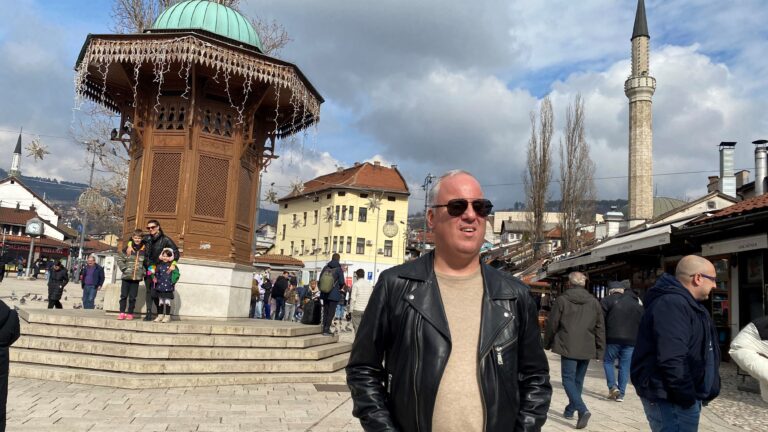 Saša Matić u Sarajevu: Prošetao Baščaršijom i slikao se s fanovima