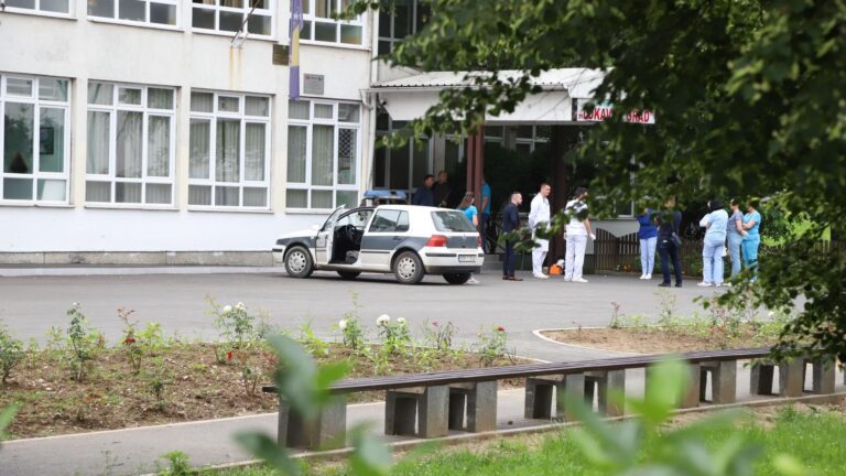 Otac dječaka iz Lukavca koji je ranio nastavnika u školi osuđen na osam mjeseci zatvora