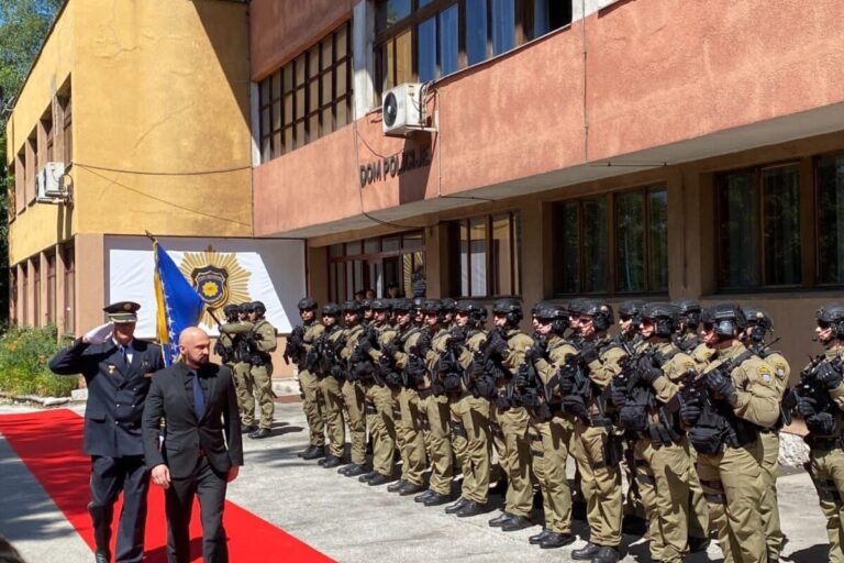 Na prijedlog ministra Isaka: Vlada FBiH zatražila od kantonalnih MUP-ova da u najkraćem roku obave ljekarske preglede policijskih službenika